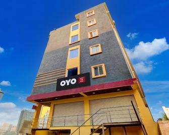 Hotel O Grand Vista Hotel - Shamshabad - Edificio
