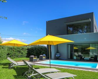 Wonderful private villa for 8 guests with private pool, WIFI, TV, terrace and parking - Lanhezes - Piscina