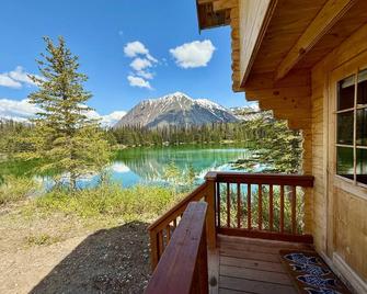 Twin Cabins-Trout and Grayling - Cantwell - Balcon