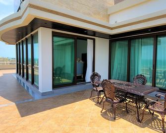 Golden Bay Belize Hotel - בליז סיטי - פטיו