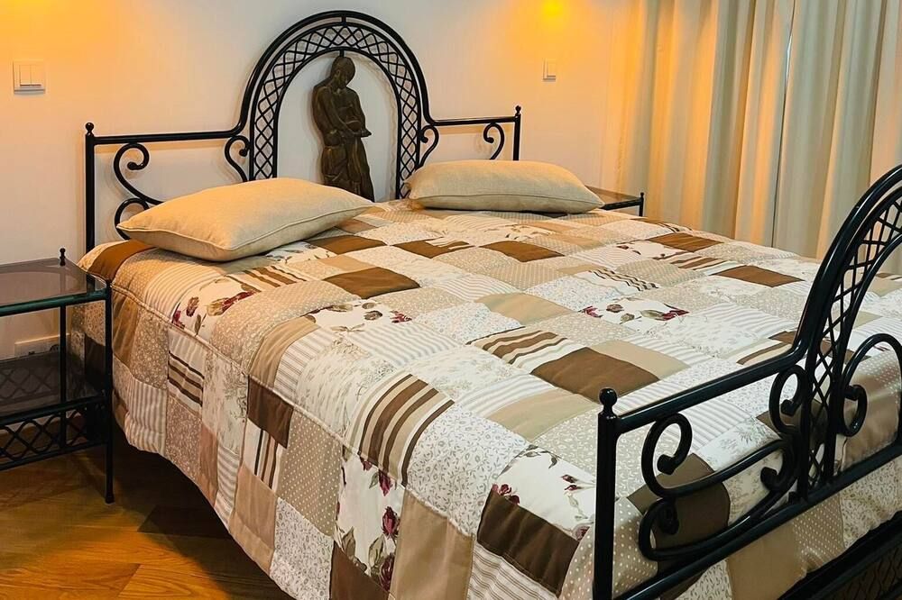 كاسا جواردياو - تشافيس - غرفة نوم