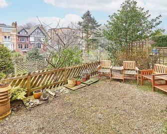 Host & Stay - The Garden Flat - Scarborough - Patio