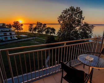 Plazs Hotel Siófok - Siófok - Balkon