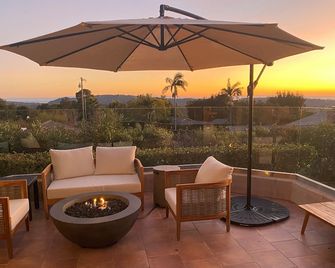Beautiful Mediterranean Cottage on larger estate. - Santa Barbara - Balcony