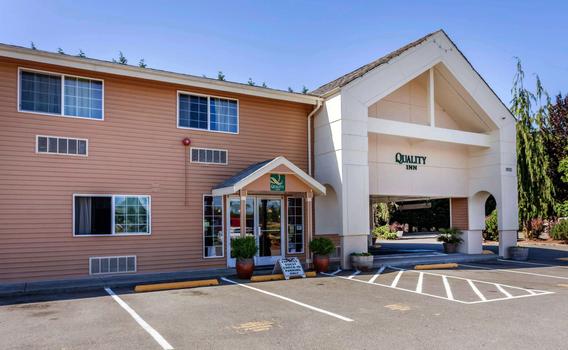 Quality Inn Near Seattle Premium Outlets 82 1 0 7 Arlington