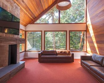 Poehma Lago Negro By Liva - Gramado - Living room