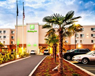 Holiday Inn Salem By IHG - Salem - Edificio