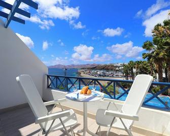 Harbour suite, sea and mountain views. Close to harbour and Playa Chia beach. - Puerto del Carmen - Parveke