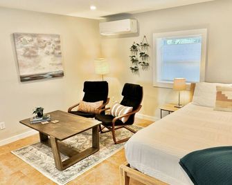 Private Studio Near Lake Tomahawk & Downtown Black Mountain - Black Mountain - Wohnzimmer