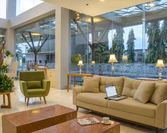Horison Gkb Gresik - Gresik - Lobby