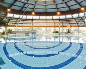 Seepark Sellin by Rujana - Ostseebad Sellin - Pool