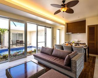 Ahman Suite Villa Sumuide - Nago - Pokój dzienny