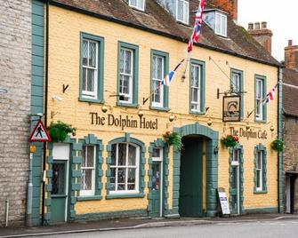 Dolphin Hotel - Wincanton - Building