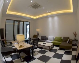 Atlantic Lumley Hotel - Freetown - Sala de estar
