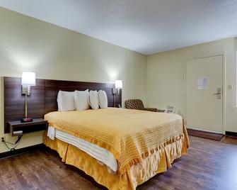 Continental Inn Charlotte - Charlotte - Bedroom