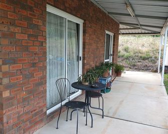 Relax and Unwind - Goulburn - Patio