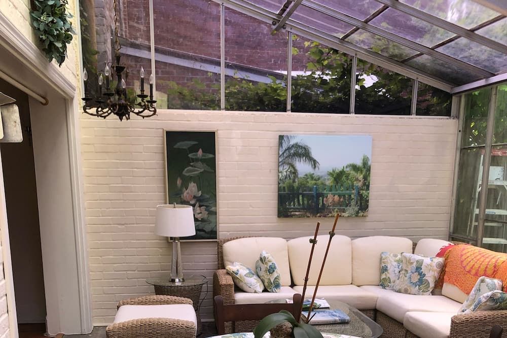 Elegant townhome on quiet street near museums, restaurants, shops, parks & more! - واشنطن د.ك. - مطعم