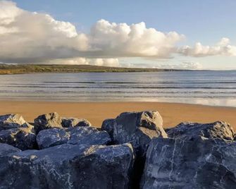 Crag Shore B&B - Lahinch - Beach