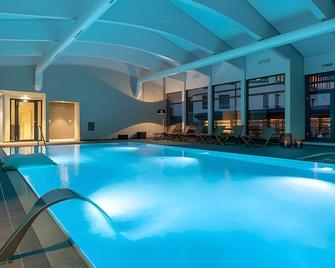 施威霍夫酒店 - 瓦茨 - 瓦茨 - 游泳池