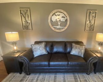 The Farmhouse- 5 Min from Wec - Wilmington - Wohnzimmer