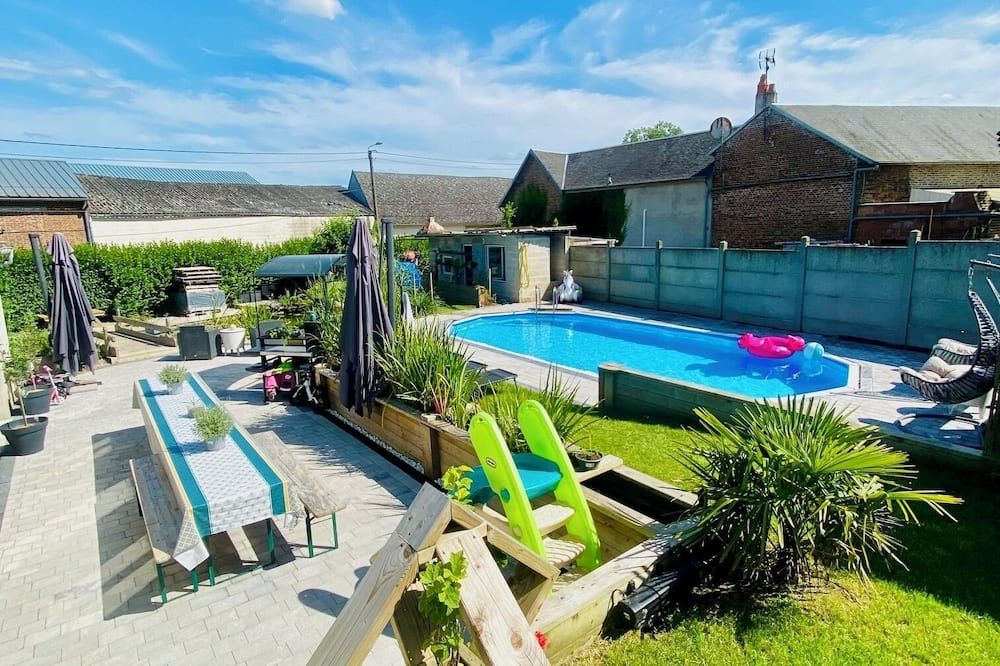 Les 3 E - Albert - Piscina