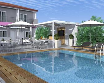 Philoxenia Suites - Paralia Vrasna - Zwembad