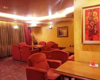 Family Hotel Silvestar - וליקו טרנובו - טרקלין