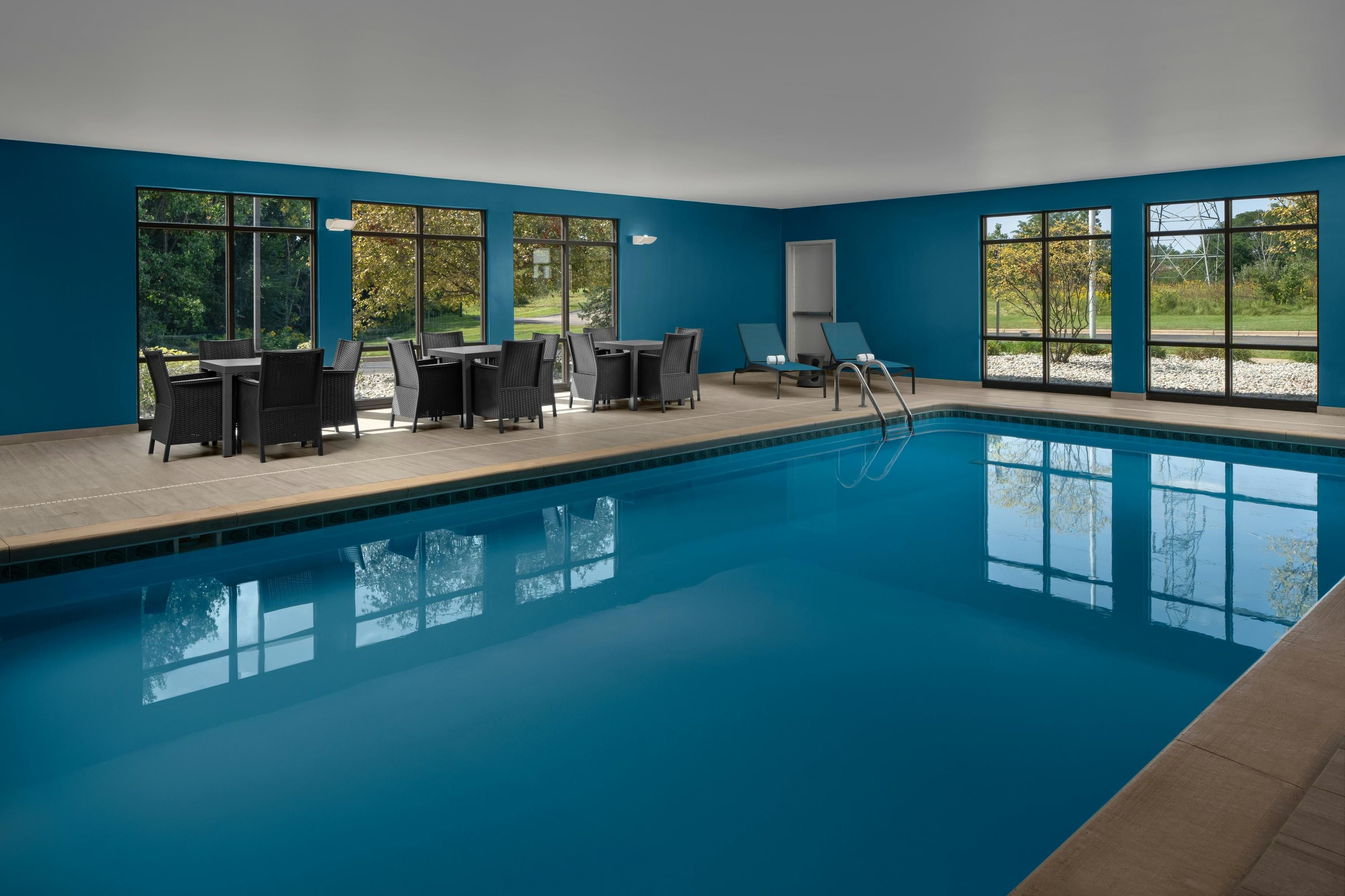Hampton Inn & Suites Grand Rapids-Airport 28th Street - גרנד ראפידס - בריכה