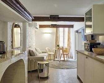 Old Town Apartments By Villa Botanica - Cannes - Vardagsrum
