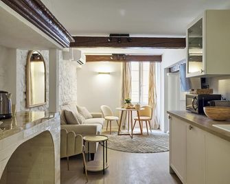 أولد تاون أبارتمنتس باي فيلا بوتانيكا - كان - غرفة معيشة