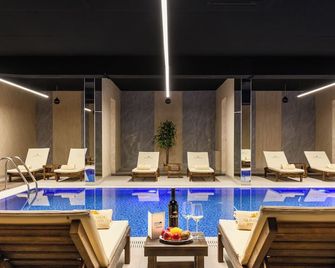Sunny side resort & spa apartments - Budva - Pool