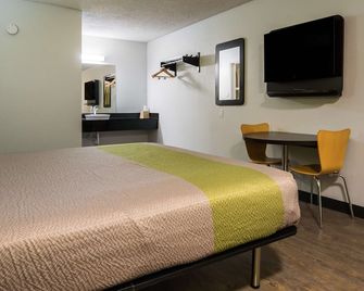 Motel 6 Irving, Tx Loop 12 - Irving - Bedroom
