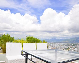 Sunrise Ocean View Apartment - Nha Trang - Balcony