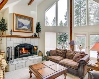 Pet-Friendly California Cabin w/ Beach Access - Chester - Sala de estar