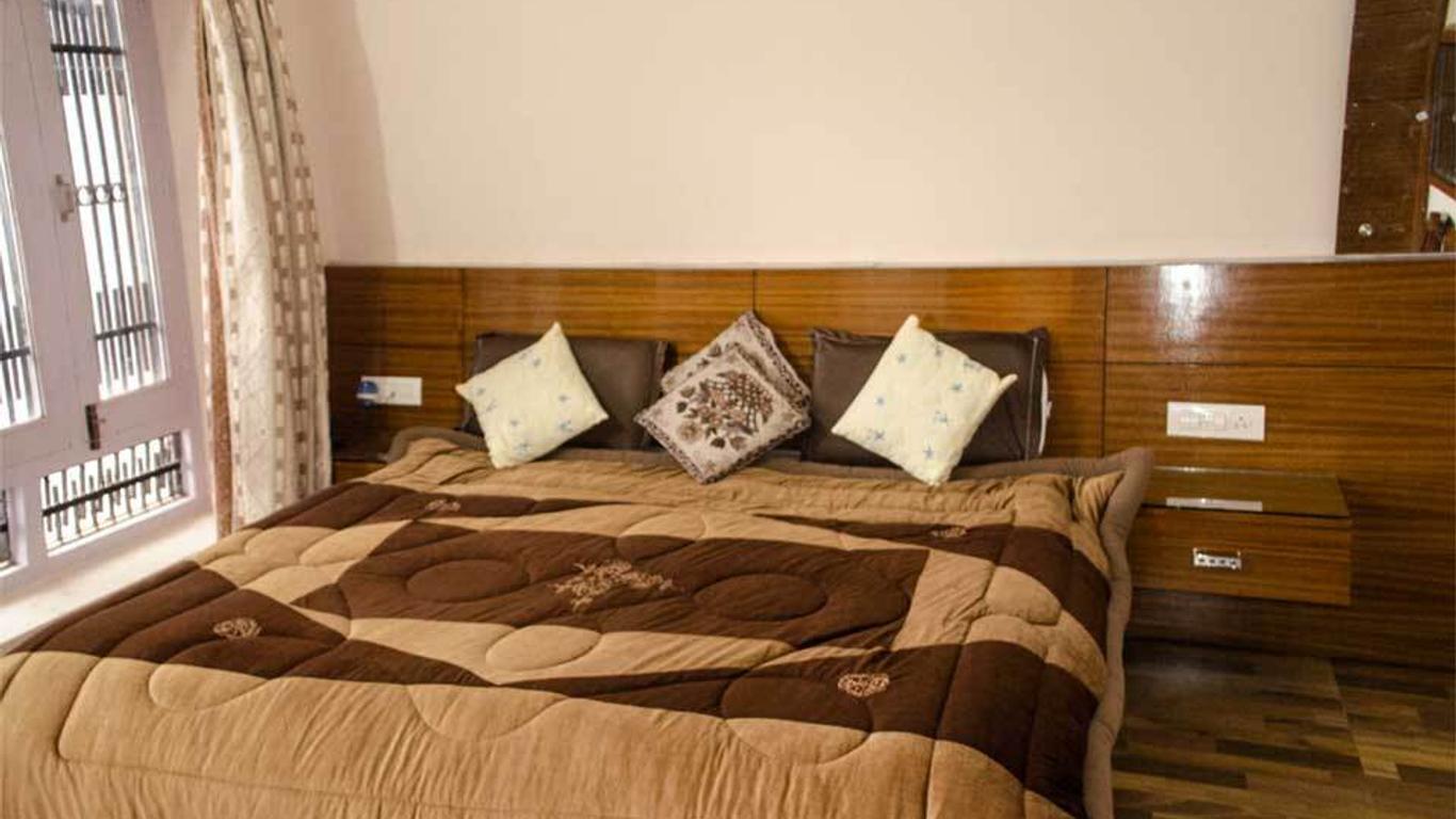 Hotel Monal