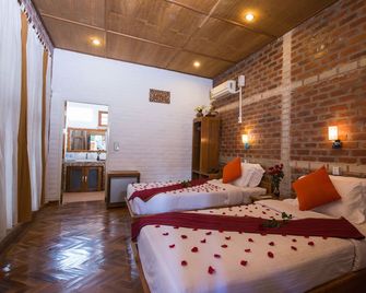 Teak Wood Hotel - Nyaungshwe - Habitación