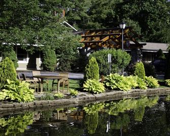 Village Inn - Blowing Rock - Blowing Rock - Innenhof