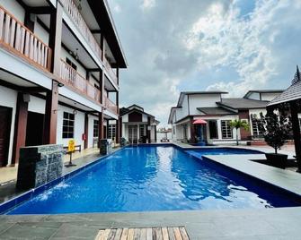 Dz Residence Tunjong - Kota Bharu - Pool