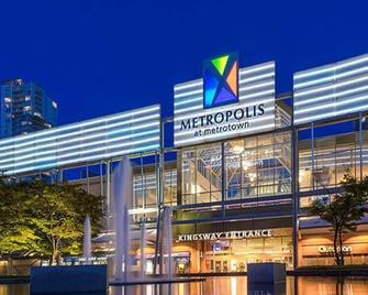 Burnaby Family-Friendly 2-Bedroom Retreat - Burnaby - Building