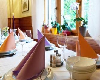 Rooms Pevc & Hostel Ljubno ob Savinji - Ljubno ob Savinji - Restaurante