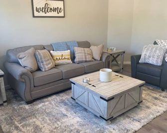 The Juli House - Home Away From Home! - Ontario - Sala de estar