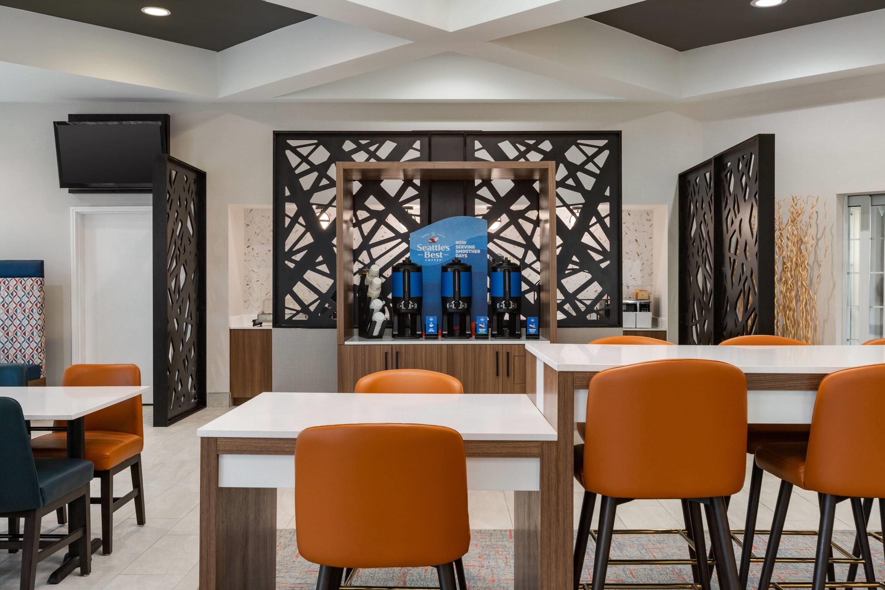 La Quinta Inn & Suites by Wyndham Dallas Arlington South - ארלינגטון - חדר אוכל