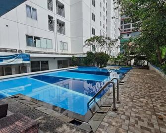 Studio at Bassura City East Jakarta Netflix - Jakarta - Bể bơi