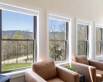 Modern Mountain Escape + Studio minutes to town & mountains - Northfield - Sala de estar