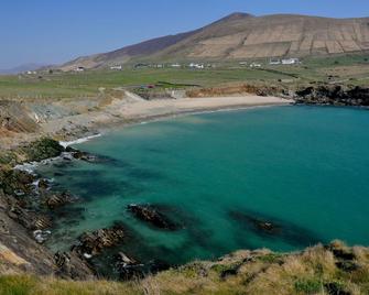 On the edge of the scenic and beautiful Dingle peninsula - Ballyferriter - Building