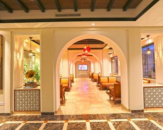 Delmon International Hotel - Manama - Lobby