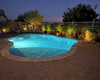 4br Single-Level Retreat Free Heated Pool & Spa - Florence - Pool