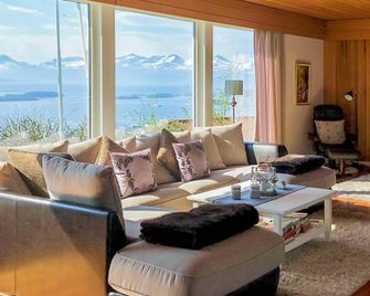 7 person holiday home in Molde - Molde - Stue