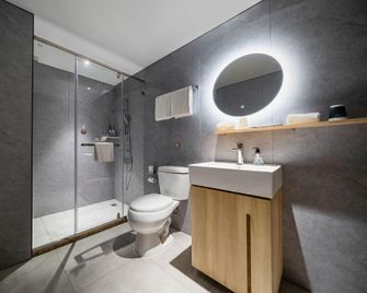 Home Inn Wuhan Zhongshan Avenue Hanzhengjie Metro Station - Wuhan - Makuuhuone