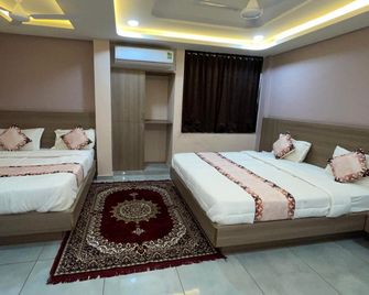 Hotel Vr Inn - Rājpīpla - Bedroom